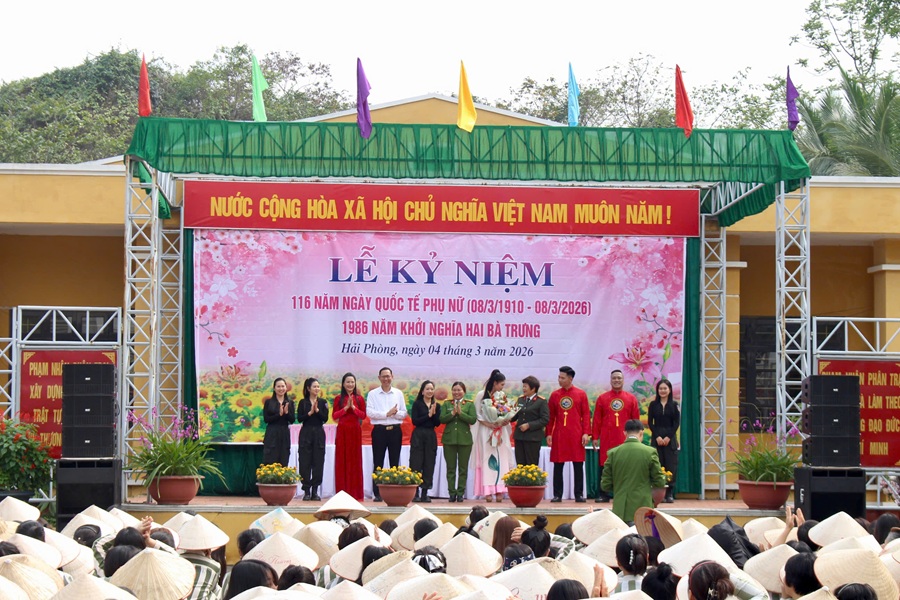 Ấm áp chương trình “Thắp sáng ước mơ hoàn lương” kỷ niệm 116 năm Ngày Quốc tế Phụ nữ tại Trại giam Xuân Nguyên